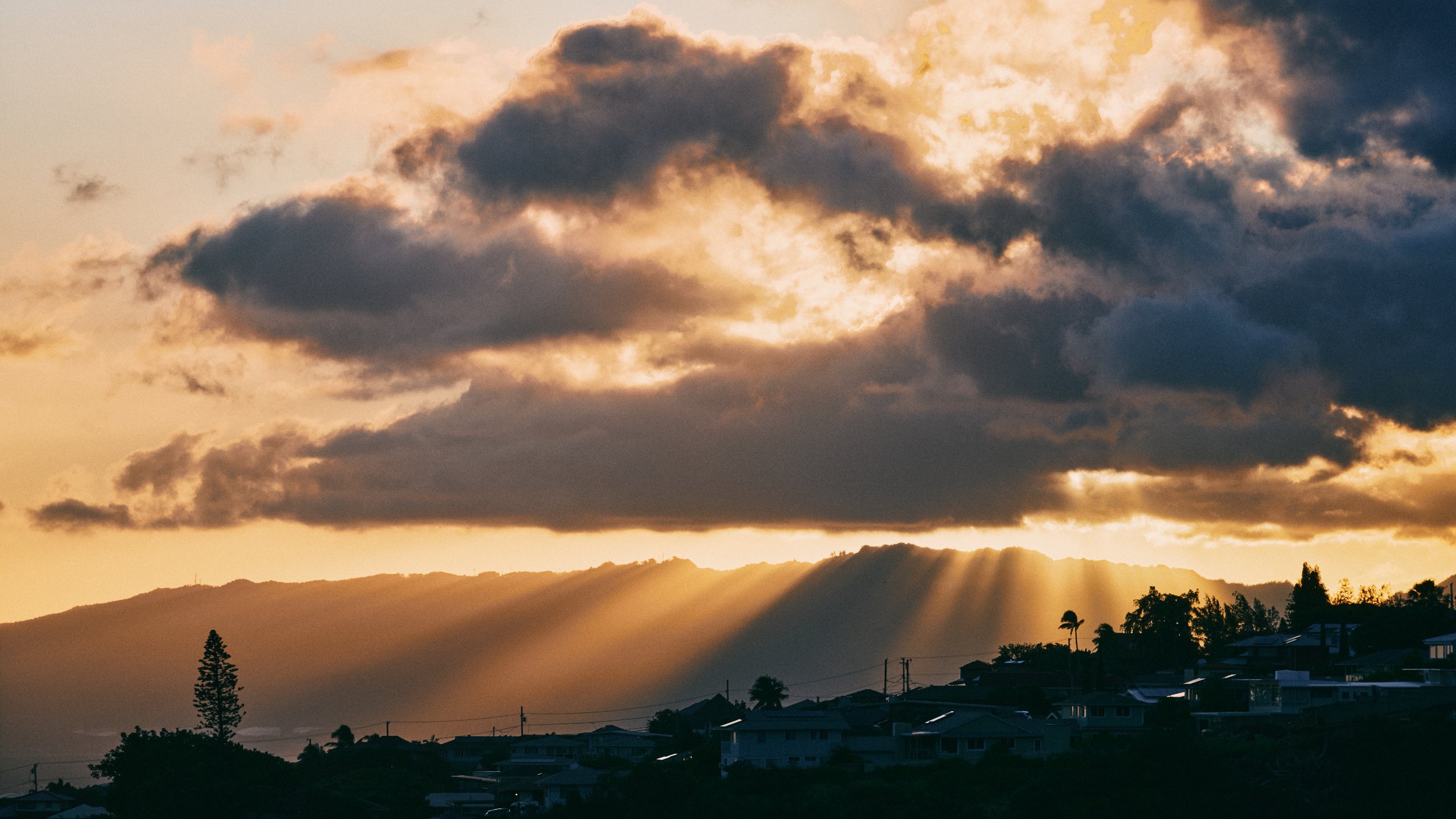 hawaii sunset rays